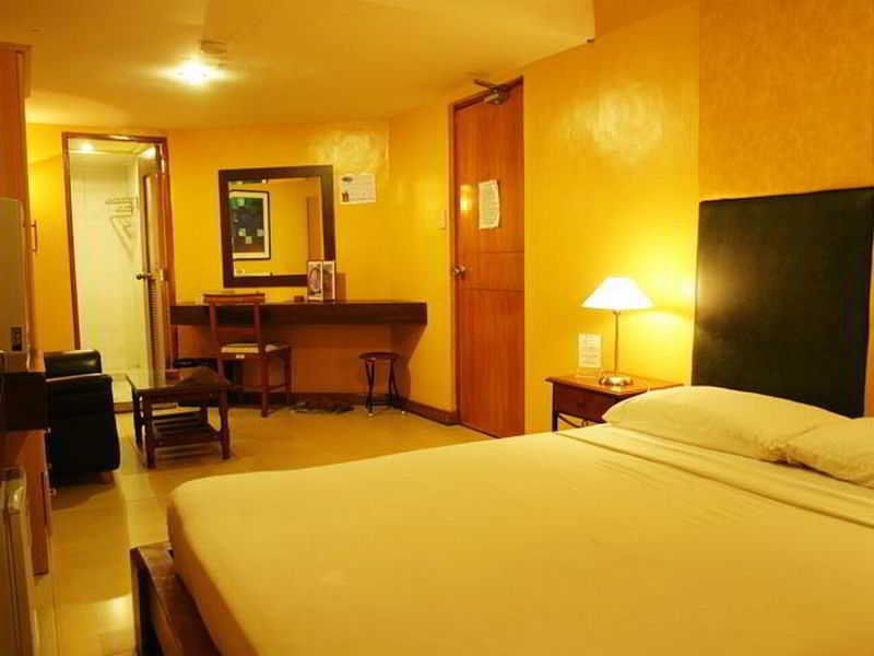 Sir William'S Hotel Quezon City Bagian luar foto