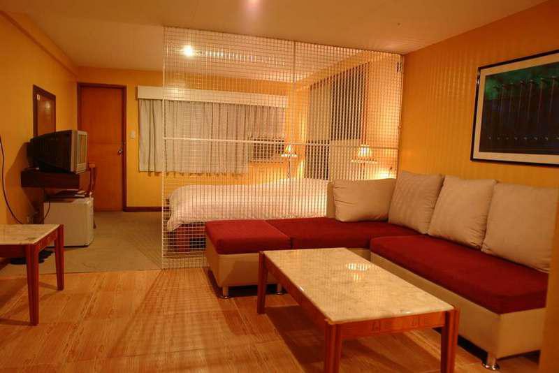 Sir William'S Hotel Quezon City Bagian luar foto